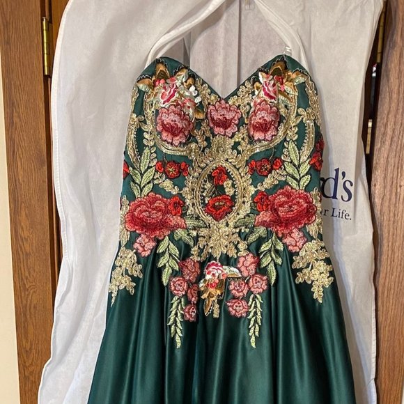 Blondie Nites Dresses & Skirts - Blondie Nites Prom Dress